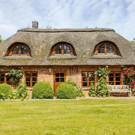 Luxuriöses No. 7 Ferienhaus